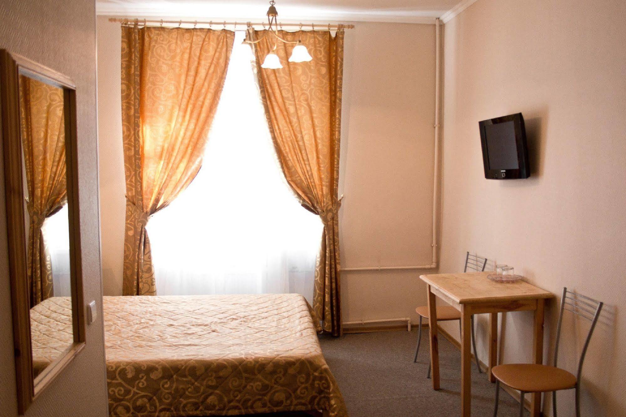 Lebedushka Na Engelsa Hotel Saint Petersburg Ngoại thất bức ảnh